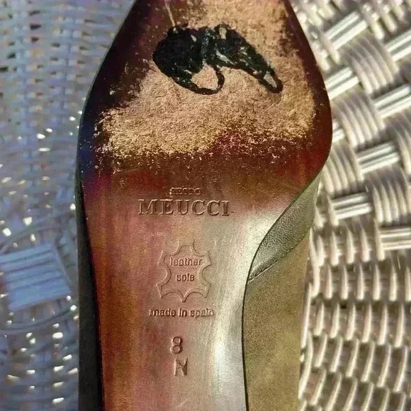 Sesto Meiccu green suede and leather pumps. Perfect for fall. Size 8 - Picture 12 of 14